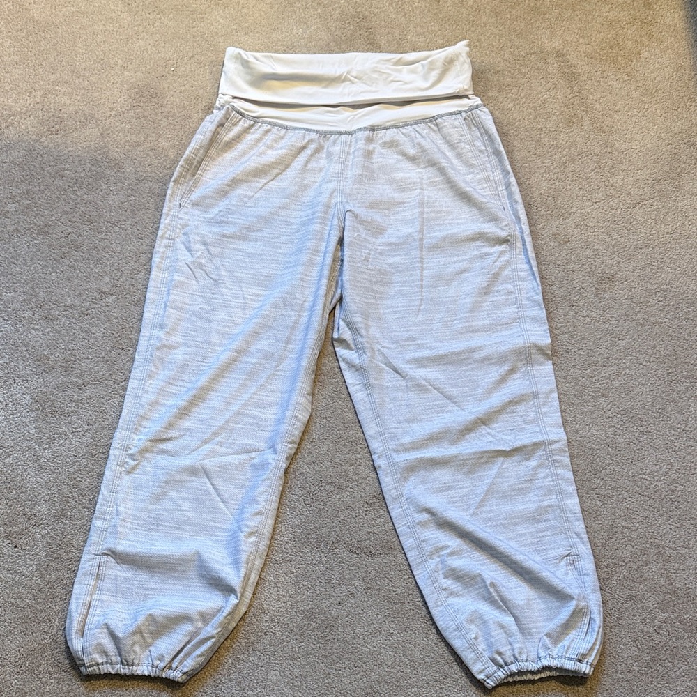 Women’s Lululemon cropped swishy pants